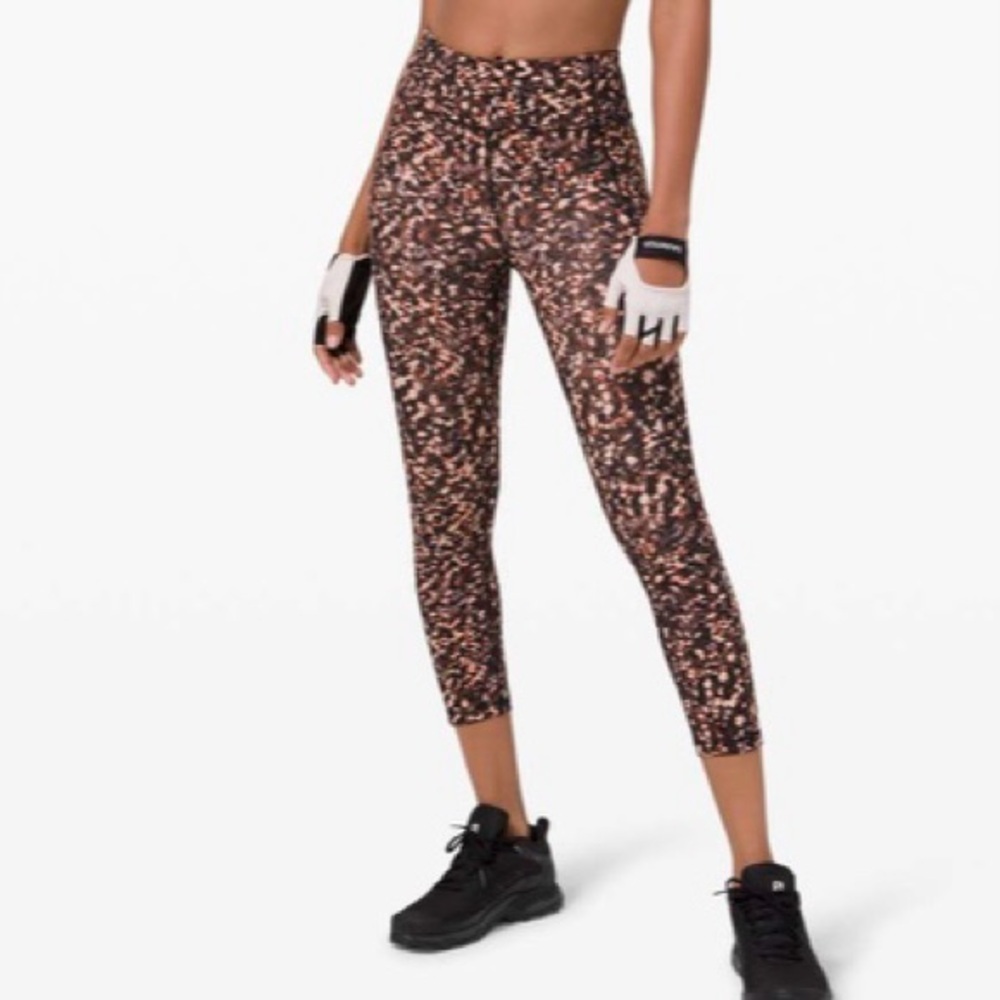 Lululemon Invigorate Hi-Rise Crop 23” Motion Flux Multi Size 8 Pockets Leggings